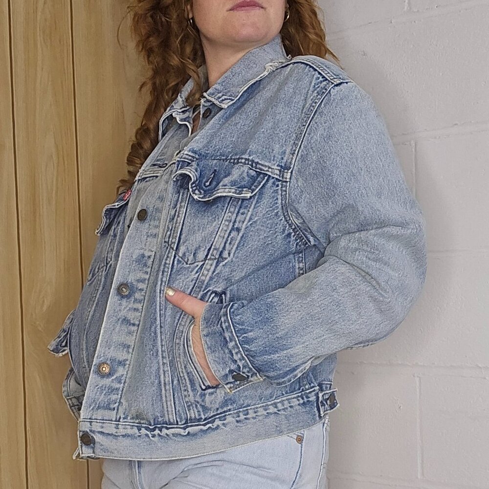 Rare Grunge Levi Strauss & Co 71506–0214 USA Red Tab Thrashed Denim Jean Jacket